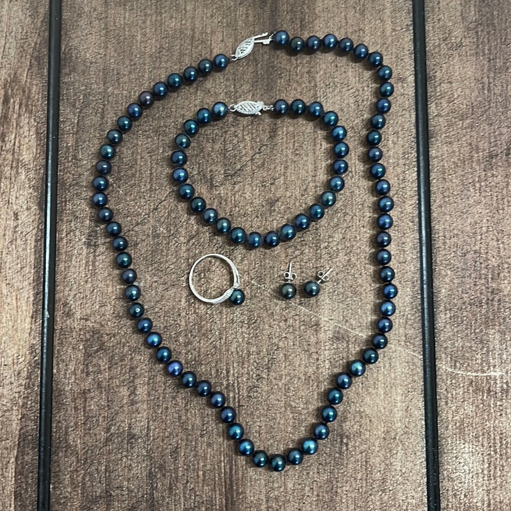 Black pearl set